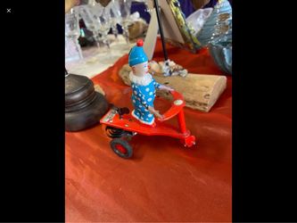 Tin toy clown vintage
