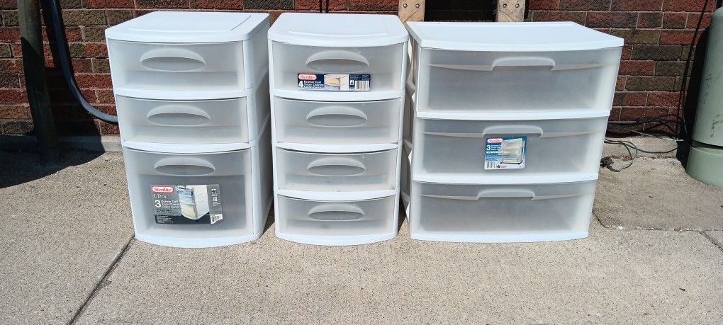 3 Plastic Organizers