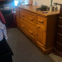 Dresser 