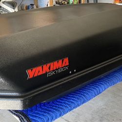 YAKIMA Rooftop Cargo Box/Ski Carrier