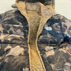 Kids North Face Reversible Jacket Size M