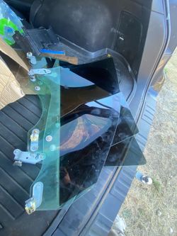 Subaru legacy Window Glass OEM 2005-2009