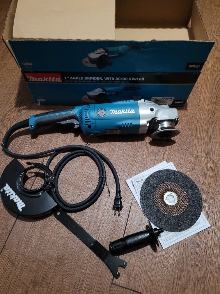 Makita Grinder 7" Nueva  En Su Caja 