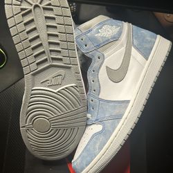Jordan 1 High Hyper Royal Size 10.5 Used