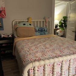 Full Bed With Mattress 