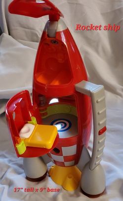 iPlay HappyLand Lift-Off Rocket ELC Early Learning Centre Space