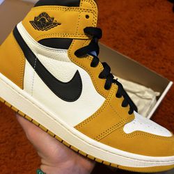 Nike Jordan 1 Yellow ochre Size 10.5