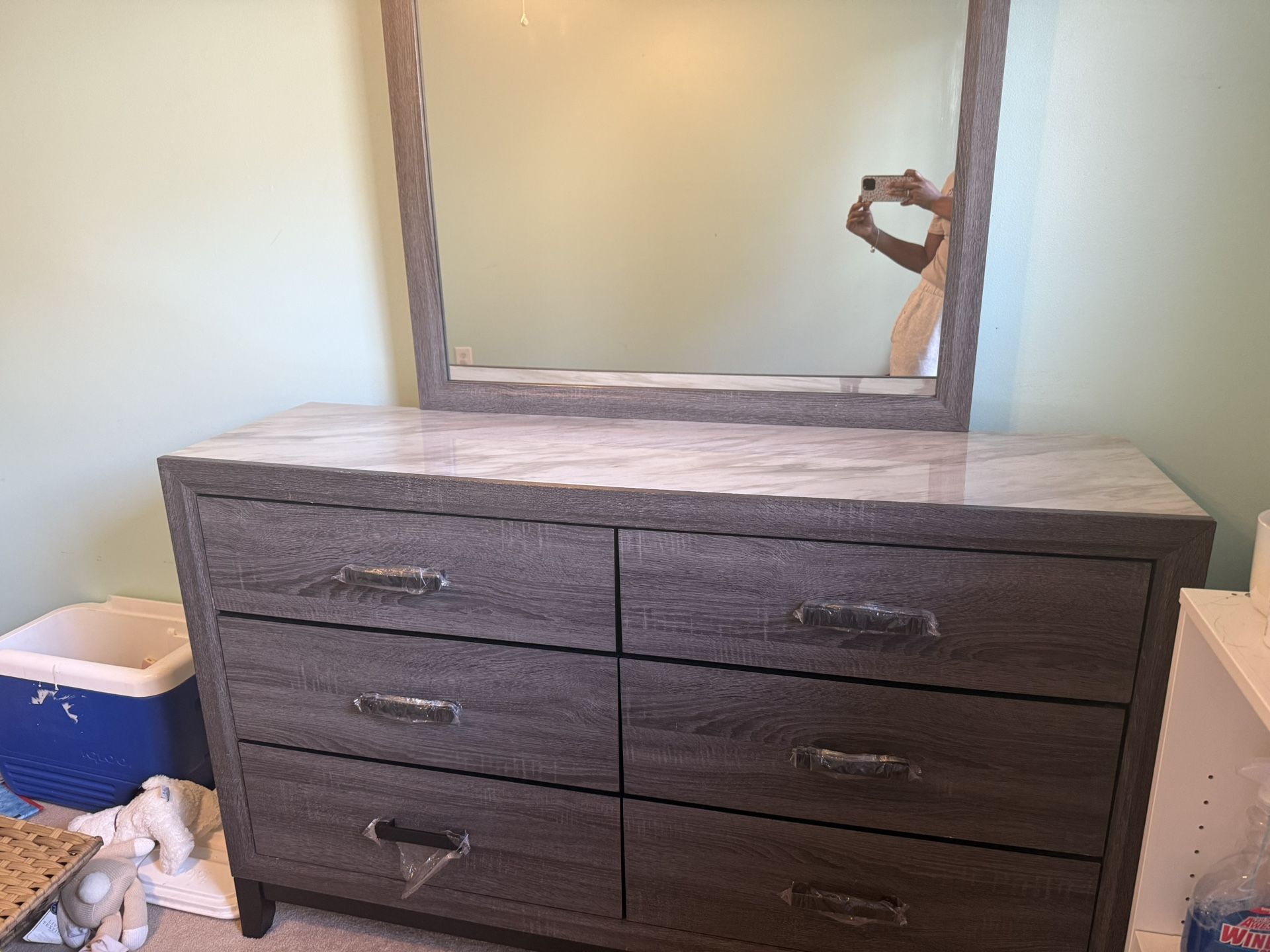 Dresser - Like New