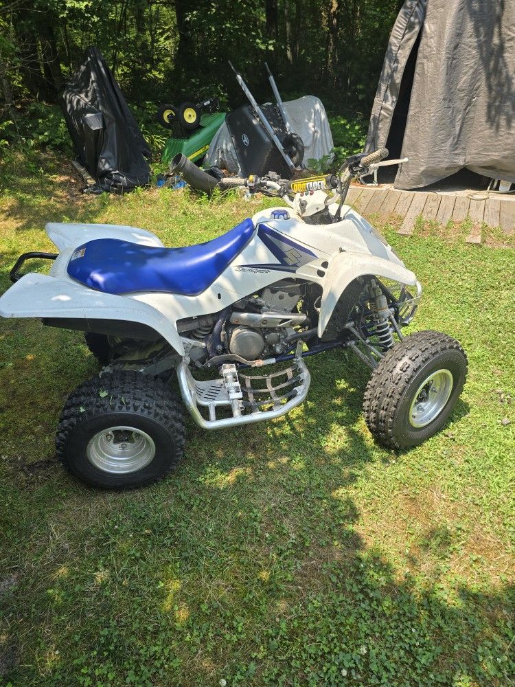 Suzuki LTZ400