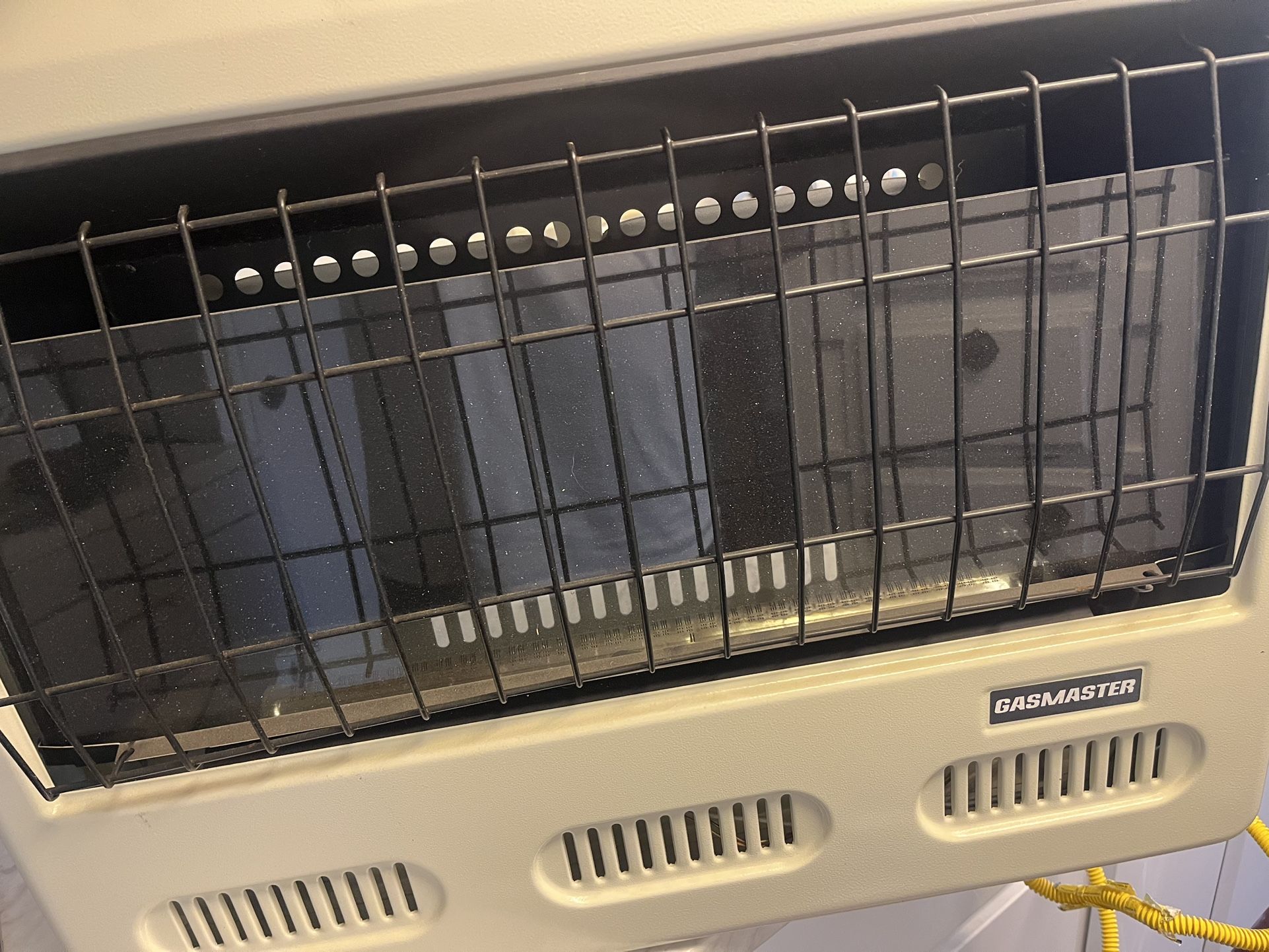Gasmaster Heater 15000 BTU’s Good For The House, Garage, Shed Or ADU. VERY close To Being New.