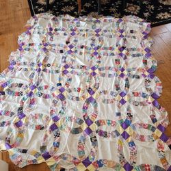 Incredible Vintage Double Wedding Ring Quilt Topper in Very Good Condition
