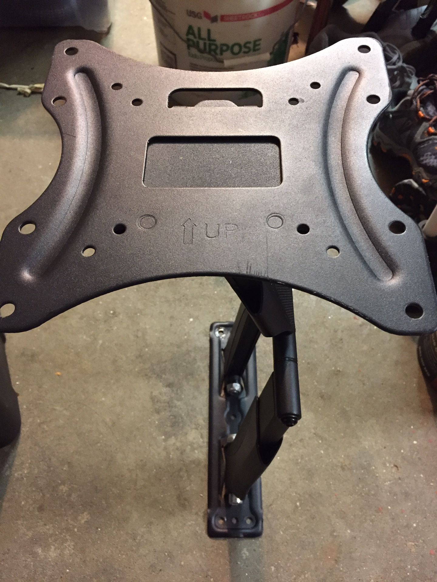 Tv wall bracket