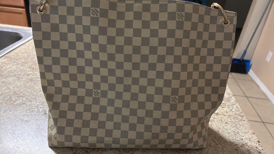 Louis Vitton Large Tote  & Accessories