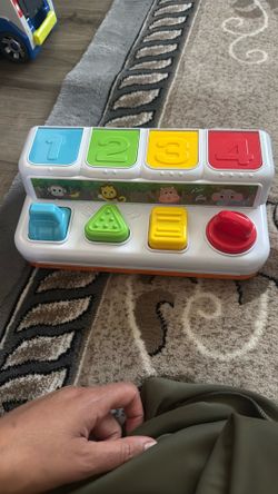 Toddler manipulative toy