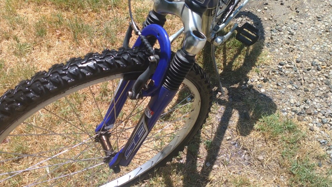 TREK 820 VINTAGE MOUNTAIN BIKE