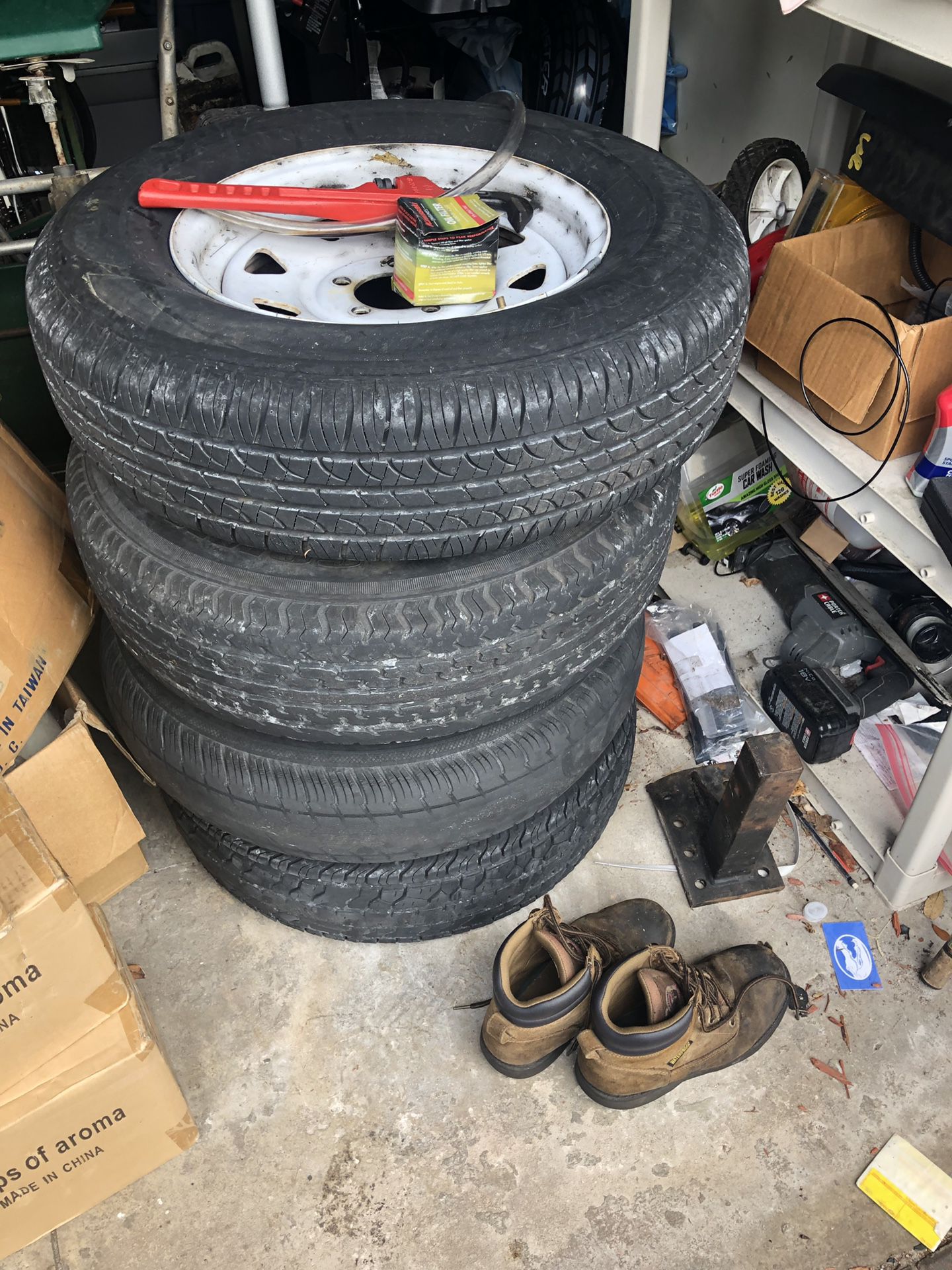 Trailer wheels and tires 5lug