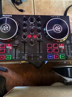Numark Party Mix DJ Controller