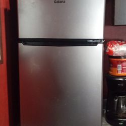 Mini Fridge / Freezer Galanz 