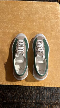 Beautiful  European Men sport shoe