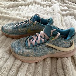 Lebron 20 “All Star” Size 8 women’s 