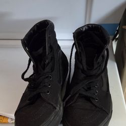 Vans Size 8.5 Women/ 7 Men