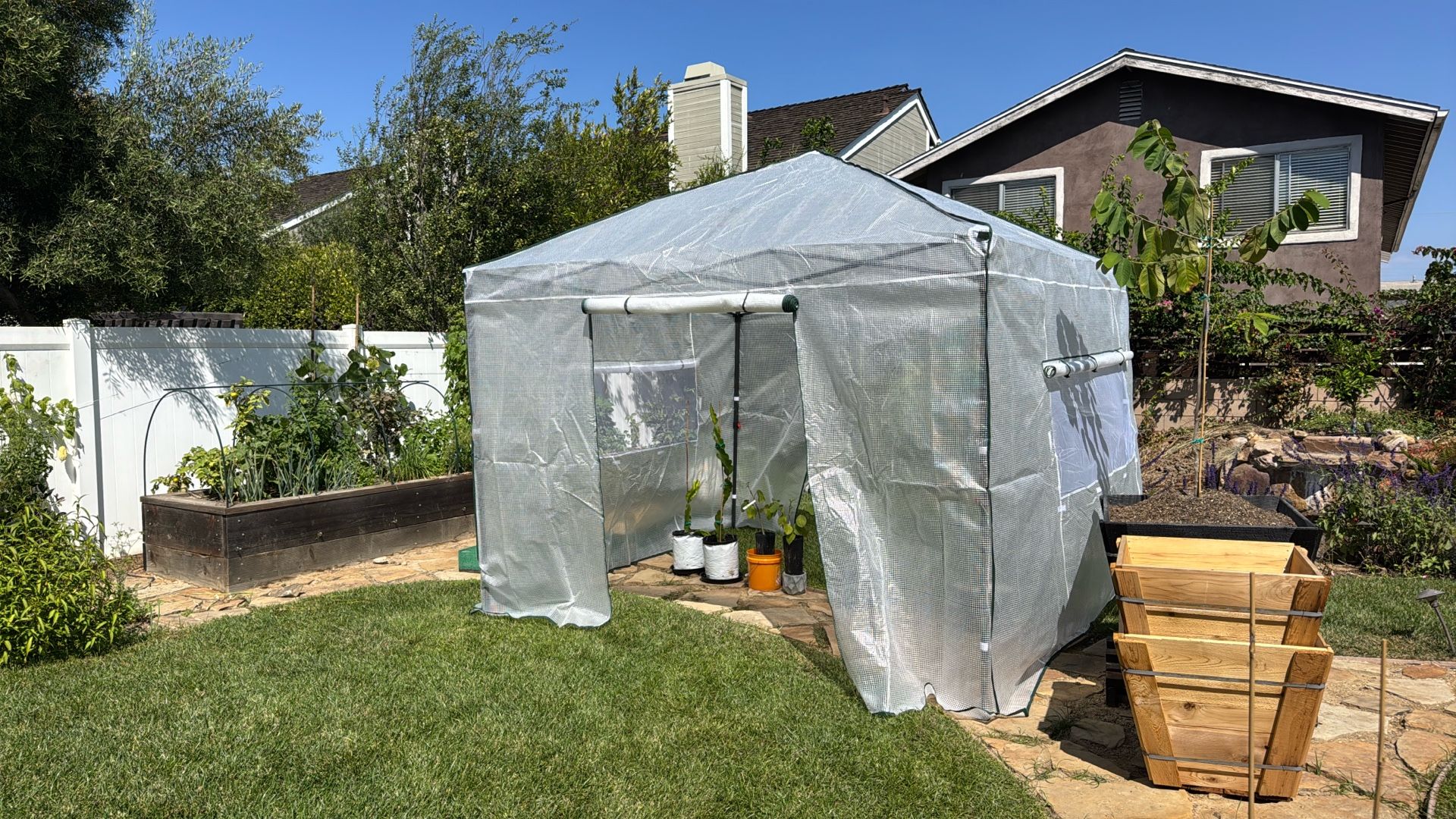 Eagle Peak Pop-up Greenhouse 10x10 - New