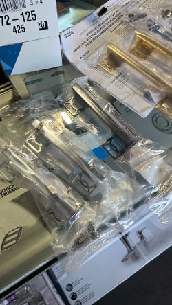 Bar pulls and cabinet drawer pulls