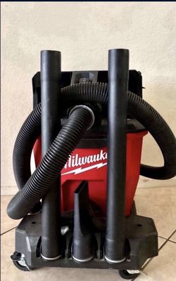 MILWAUKEE TOOL Wet/Dry Vacuum Kit, 9 gal, 4 1/4 hp Dual Battery Slots