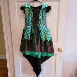 dragon custume girl size 9 -10 years
