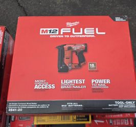Milwaukee
M12 Fuel Compact Brad Nailer 