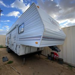 Fifth Wheel Toy Hauler Trailer