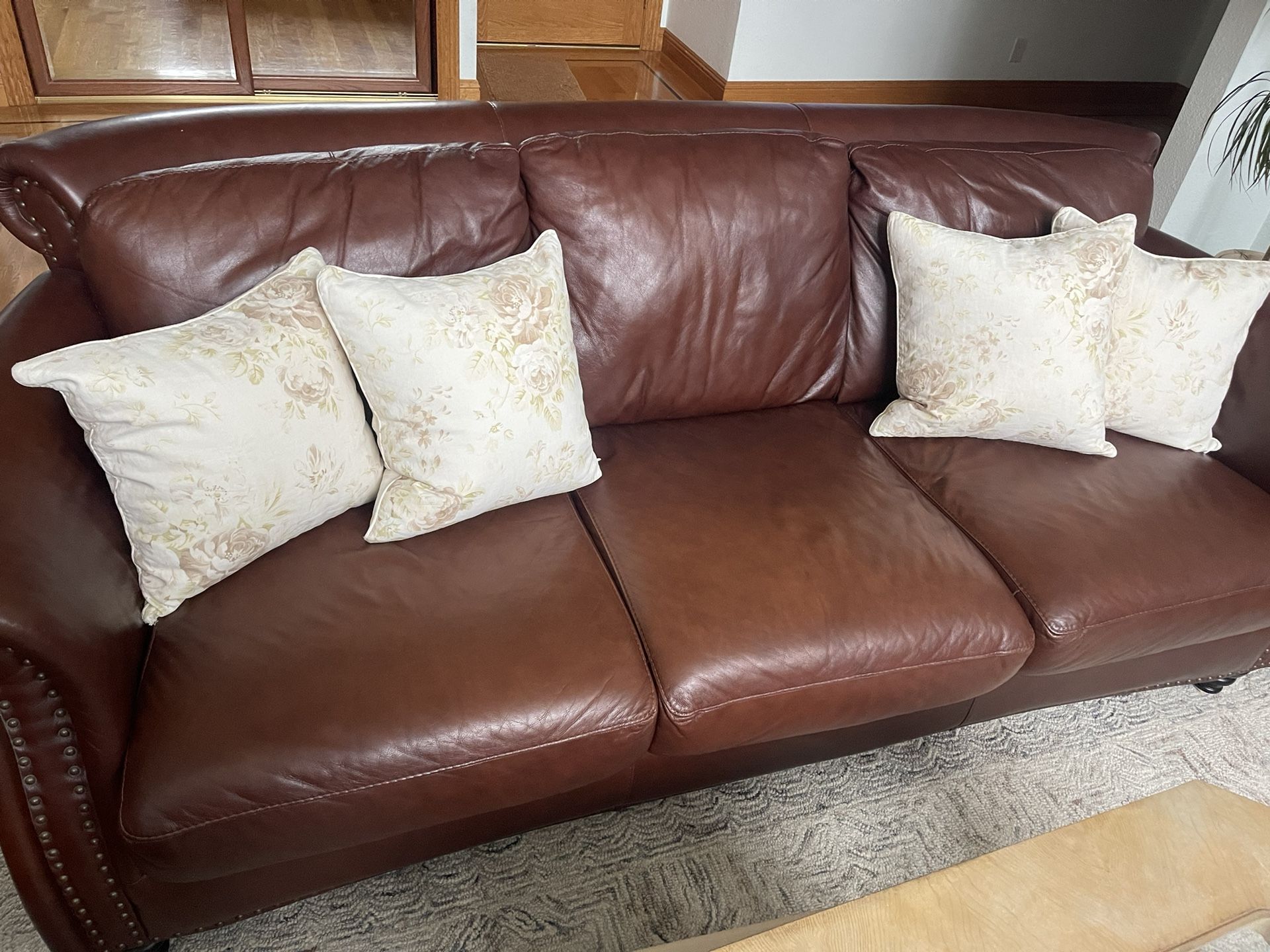 Real Leather 2 Peace Couch 