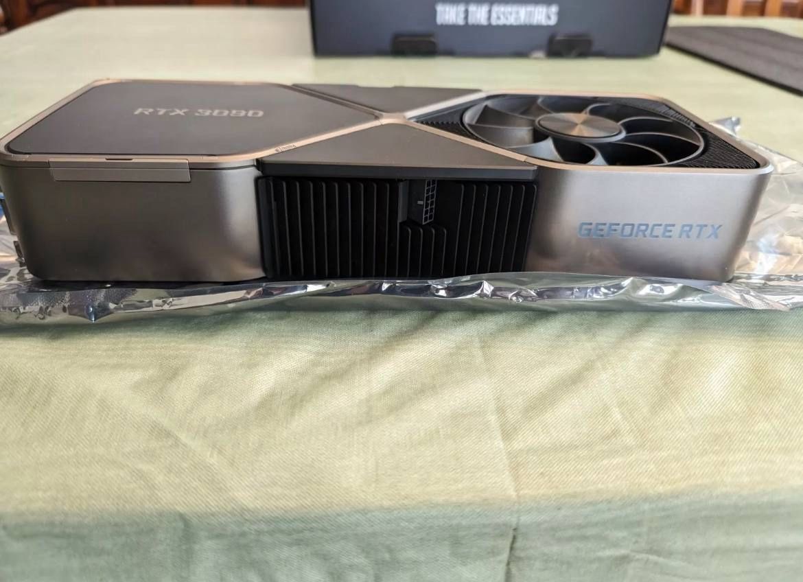 NVIDIA GeForce RTX 3090 FE Founders Edition.