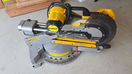 Dewalt 12" miter saw