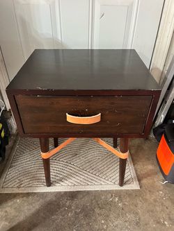 Solid wood coffee table w/drawer