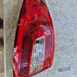 Hyundai Sonata Left Tail Light Oem 