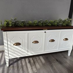 Cedar chest by Lane