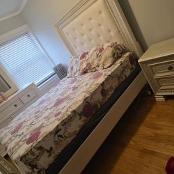 Luxury Elegant Bedroom Set for Sale – Like New (9 Months Old