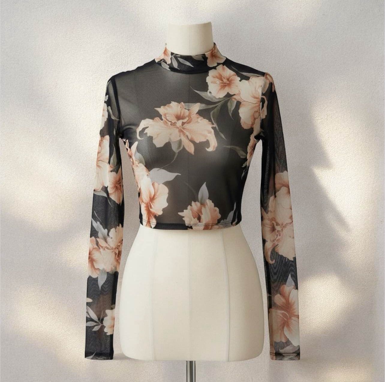 gorgeous small mesh flower cropped top