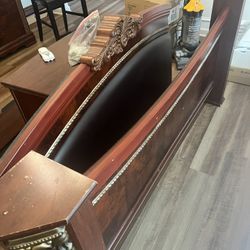 Queen Bedroom Set $250