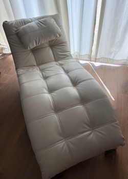 Leather chaise