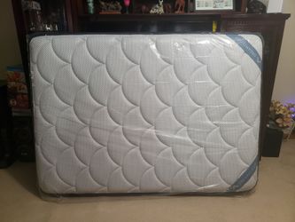 Brand New, Open Box Full Size Dream Cloud Hybrid Mattress