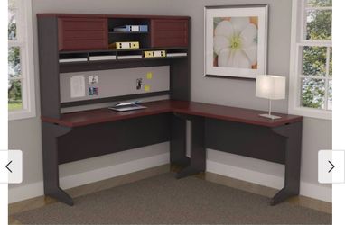 Computer desk