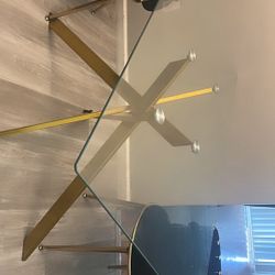 Kitchen Glad Table 