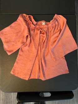 Women’s Off-Shoulder Light Top
