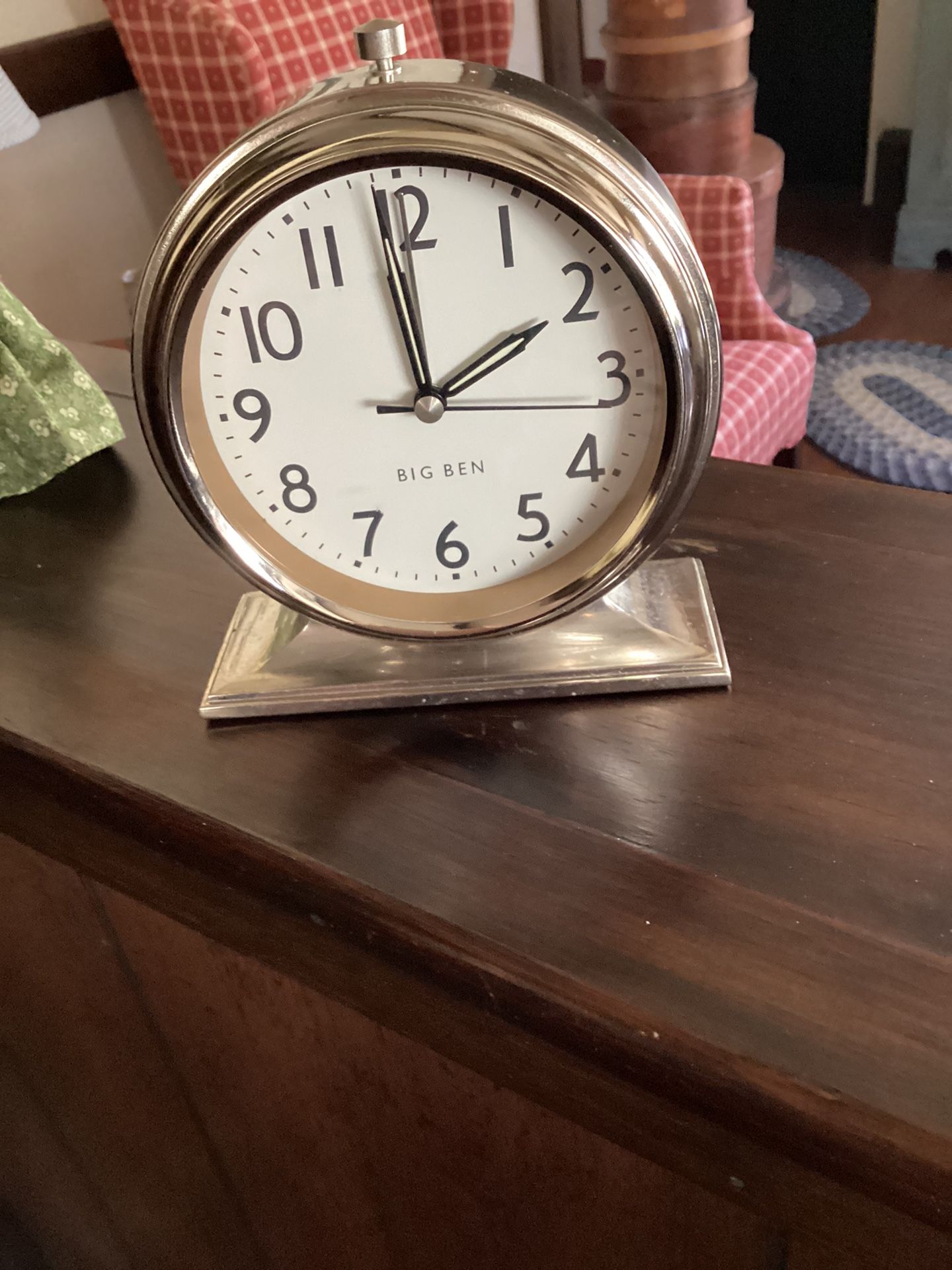 Vintage “ Big Ben “ Alarm Clock Uses 1 AA Battery