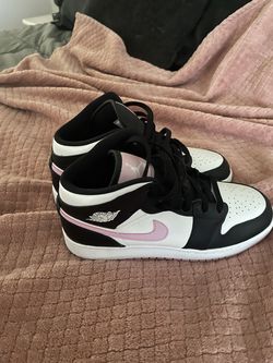 Women's Jordan shoes