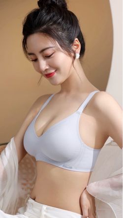 Brand New Women's Seamless Wireless Bra – Jelly Gel Support, 3-Hook, A Cup (Style 664)