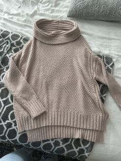 Jennifer Lopez Size Large Sweater