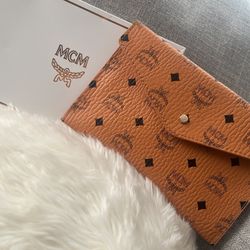 MCM Envelope